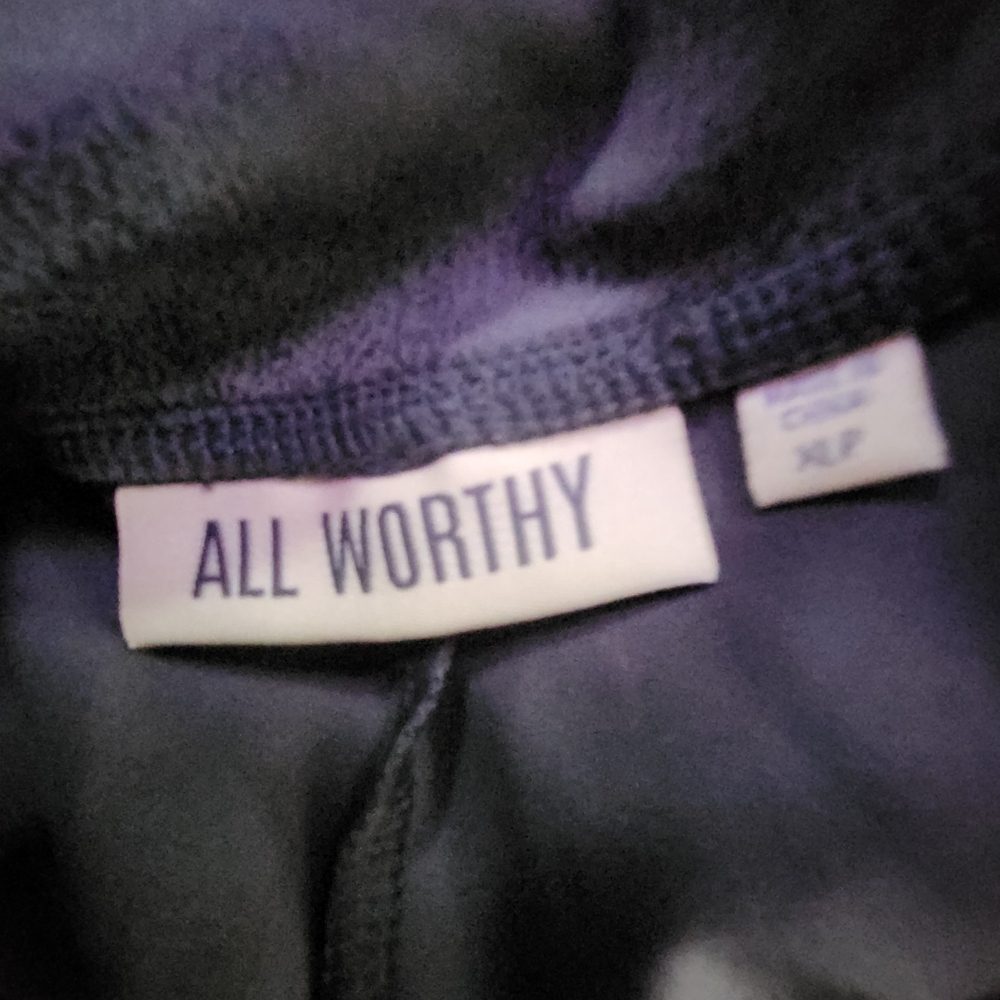 All Worthy by Hunter McGrady Women's Grey Capris - Picture 4 of 5